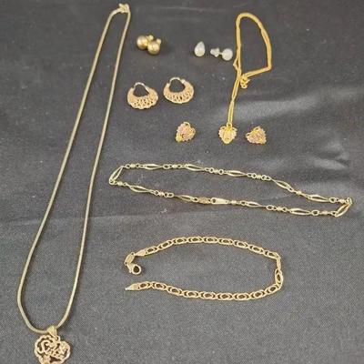14k Gold Necklaces - Earrings - Bracelets - 10k Black Hills Gold Necklace and Earrings 19g 