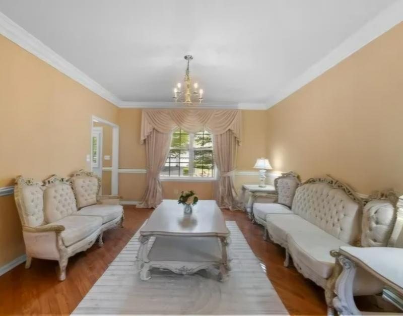 Sale Photo Thumbnail #2