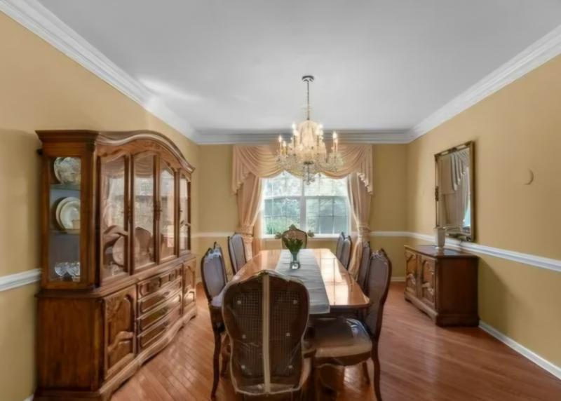 Sale Photo Thumbnail #3