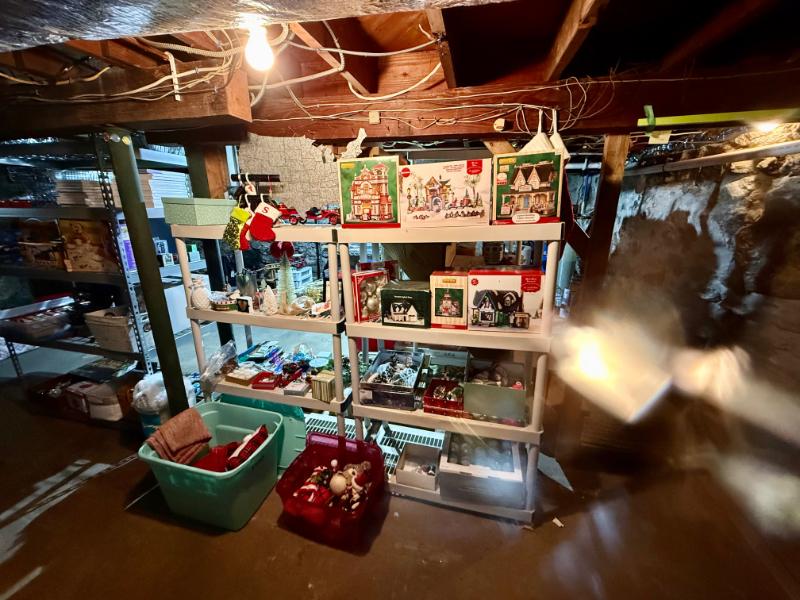 Sale Photo Thumbnail #17