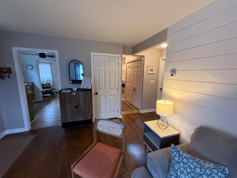 Sale Photo Thumbnail #3