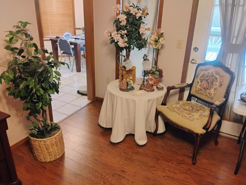 Sale Photo Thumbnail #19