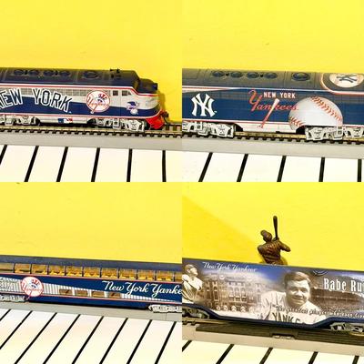 New York Yankees Express electric train collection by Hawthorne Village/Bradford Exchange