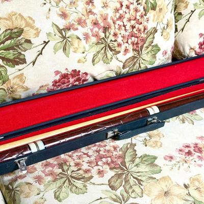 Champion Pool Cue With Case