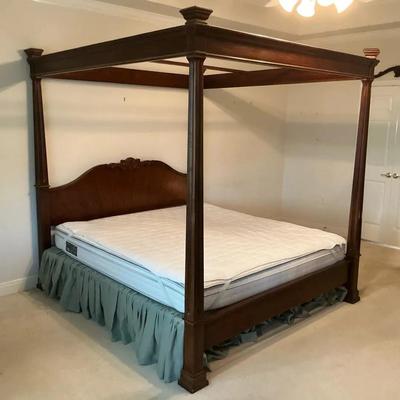 Bernhardt Canopy Wooden Bed 