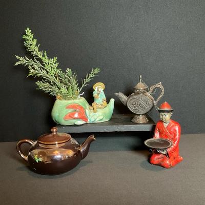 Middle Earth Inspired Teapots And Figurines 