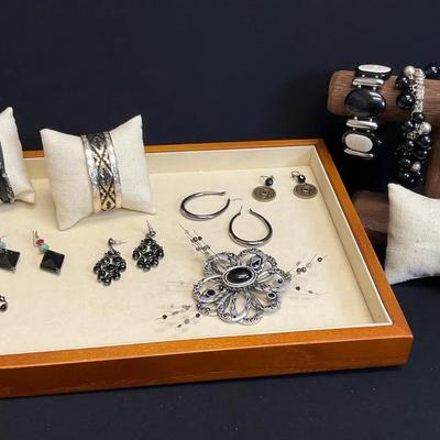 Black Accent Jewelry 