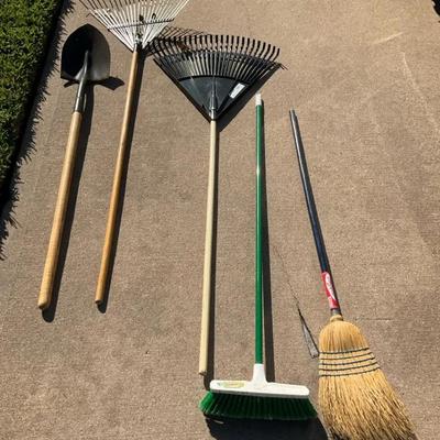 Rake & Shovel Outdoor Tool Lot