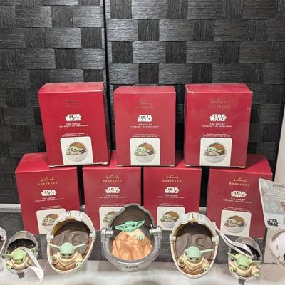 Hallmark Keepsake Star Wars Ornaments: The Mandalorian "The Child" 