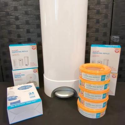 Diaper Pail Munchkin With 4 Boxes Of New Refills 5 Rings  Box Of Refill Bags 