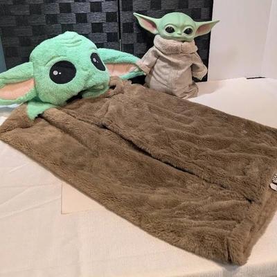 Yoda Hooded Blanket & Yoda Doll
