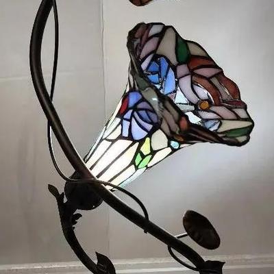 Tiffany Style Table Lamp (Butterfly & Lily Flower)