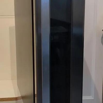 Dometic ST7 Slim Tower Wine Cooler (Works) 