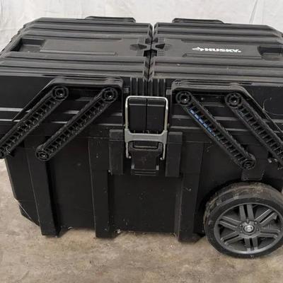 Husky 15-gallon Rolling Cantilever Job/Toolbox
