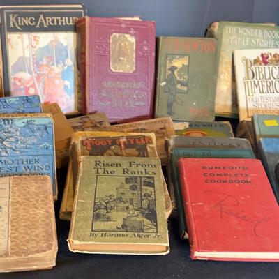 BN661 Variety Of Vintage Books