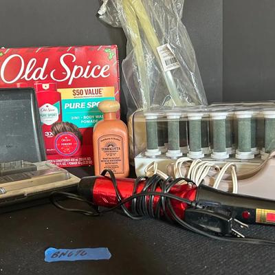 BN676 Getting Ready For Date Night! His And Hers