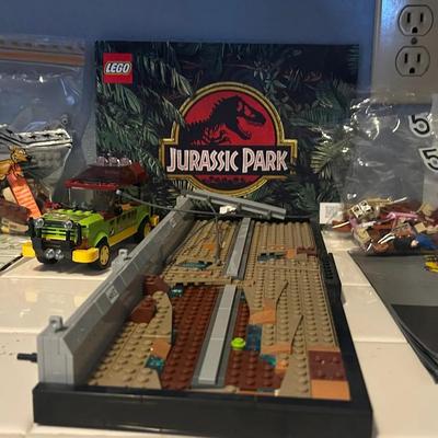 BN690 Lego Jurassic Park 