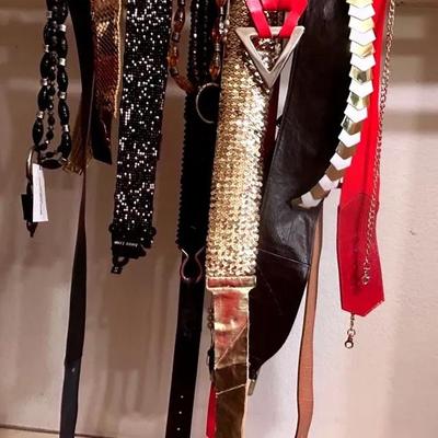 BN742 Women’s Belts (12) Various Sizes