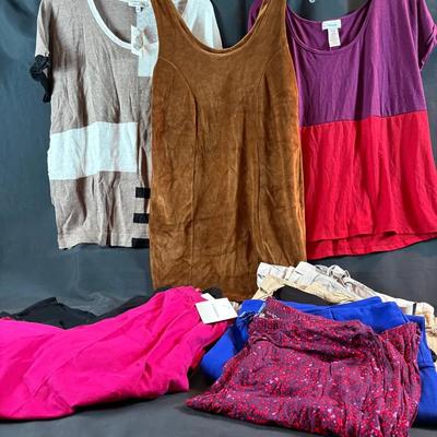 BN822 Women’s Clothing! Tops, Jeans, Shorts, And More!
