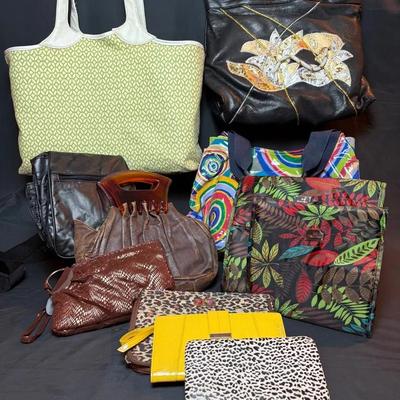 BN816 Don’t Forget Your Purse! Various Purses And Bags