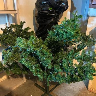 BN957 9’ Large Christmas Tree (2 Piece/Stand) 