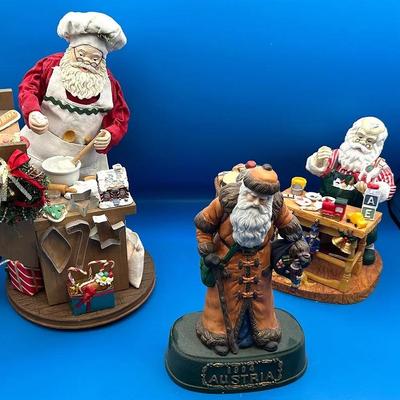 BN746 Collectible Holiday Dreams Musical Santa Baking & More