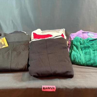 BN855 Faded Glory, Simply Vera, Miss Tina and More! Women’s Clothing 