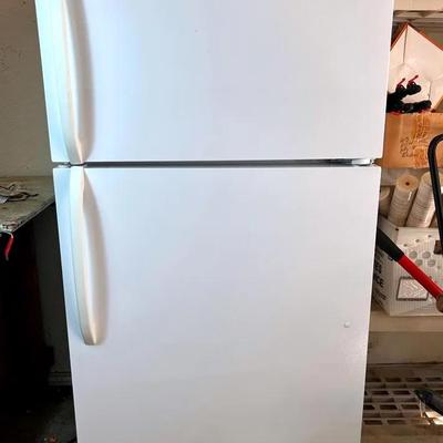 BN1001 Frigidaire Refrigerator 