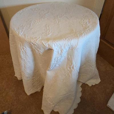 Round Accent Table w/ Portuguese Oval Cream Matelassé Cover – Cottage Chic Side Table