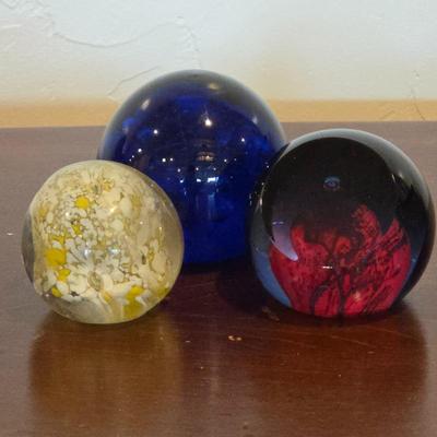 Lot of 3 Large Art Glass Paperweights • Robert Eickholt Cobalt Blue, Red Swirl, Yellow Floral • Handcrafted Heavy Glass Orbs