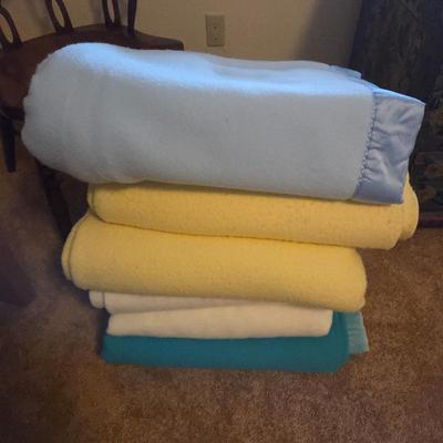 Vintage Fleece Blanket Lot – 7 Soft Throw Blankets - Twin Size