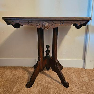 Victorian Eastlake Carved Walnut Parlor Table – Ornate Pedestal Base – Antique 19th C.