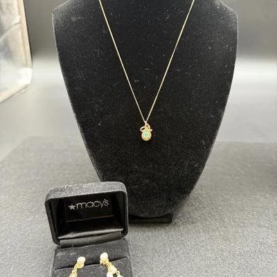 14kt Opal Necklace With Dangle Earrings