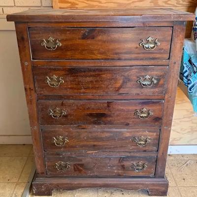 Open Heart Wood 5-Drawer Chest / Dresser