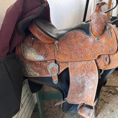 Circle Y Western Saddle with Bag and Stand