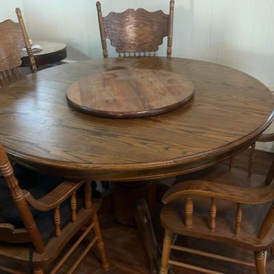 Round Dining Table / Breakfast Table with Chairs