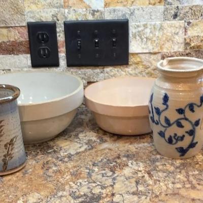 4 Kitchen Stoneware Pieces 