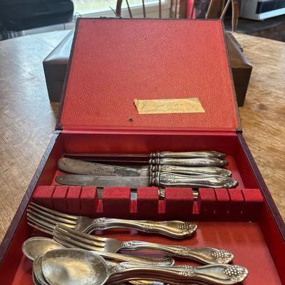 Antique Paragon Extra & Paragon Triple Silver-Plated Silverware Set (Spoons, Forks, Knives)