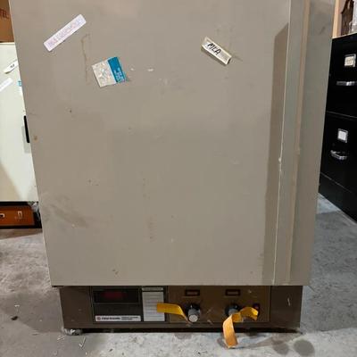 Fisher Scientific Isotemp Incubator Model 630D 29”x22 1/2”x20”