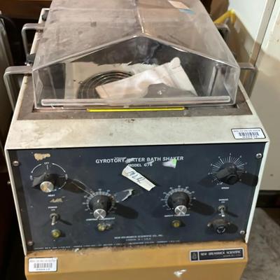 Gyrotory Water Bath Shaker Model G76 New Brunswick Scientific 