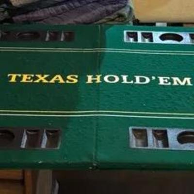 Felt Texas Hold’ Em Table Topper & Case