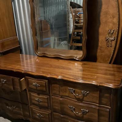 Thomasville Vintage Dresser with Mirror