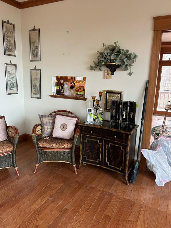 Sale Photo Thumbnail #126