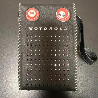 Lot 314: Vintage Motorola 6T Transistor Pocket Radio with Case (Late 1960s–Early 1970s) Compact Moto
