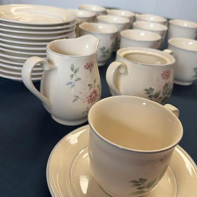 508: Keltcraft by Noritake – “Cortland” (9178) Cups & Saucers + Sugar/Creamer Set