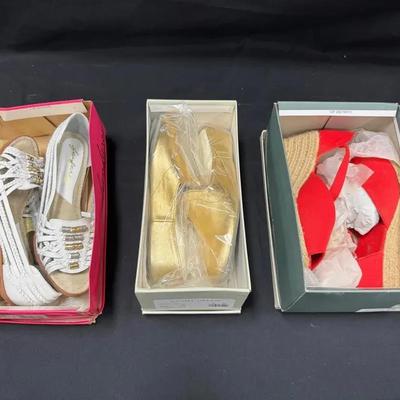 221: Women’s Shoes 8 -8.5