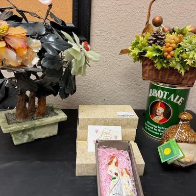 Lot 131:  Mixed Home Décor Lot – Floral Bonsai Sculpture, Seasonal Basket, Boyds Acorn Jar & Mother/