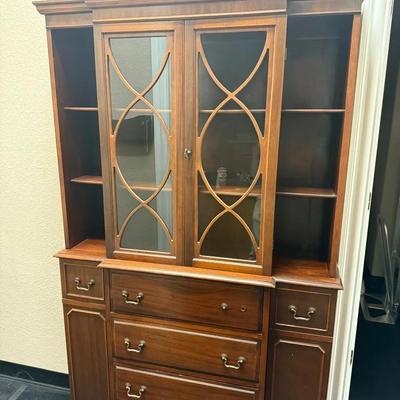 502: Traditional Mahogany China Hutch & Display Cabinet – Glass Doors w/ Decorative Mullions – 42”W 