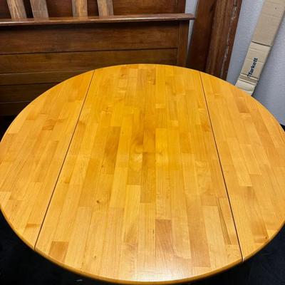 524: Solid Wood Round Dining Table w/ 2 Chairs – Heavy & Well-Made