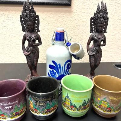 Lot 128:  International Collectibles Lot – German Weihnachtsmarkt Mugs (1999–2002), Handarbeit Stone